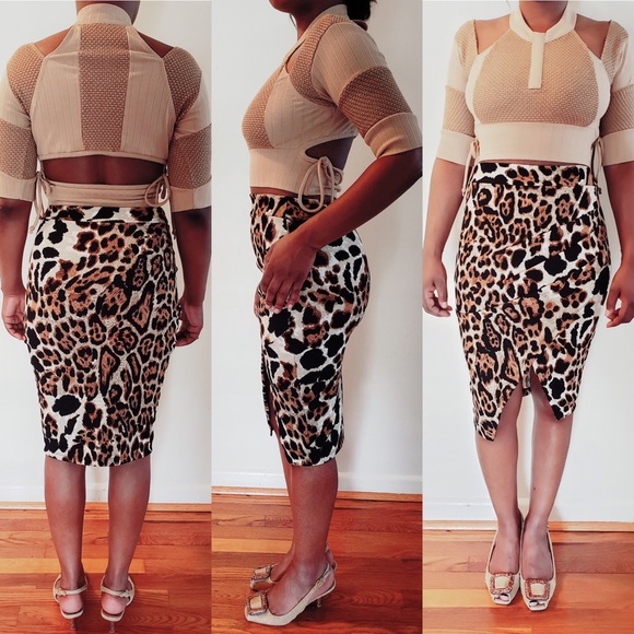 Tan knit crop top - Picture 3 of 3